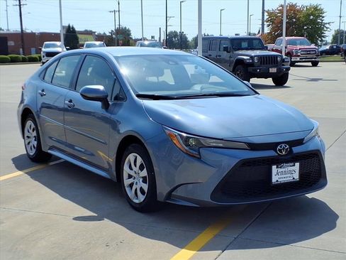 Used 2022 Toyota Corolla LE image 7