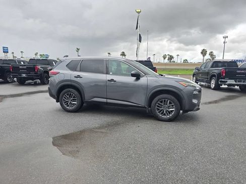 Used 2022 Nissan Rogue S FWD image 4