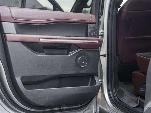 Used 2022 Ford Expedition Max Limited image 45