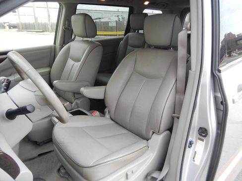 Used 2012 Nissan Quest SL w/ Value Cargo Pkg image 30