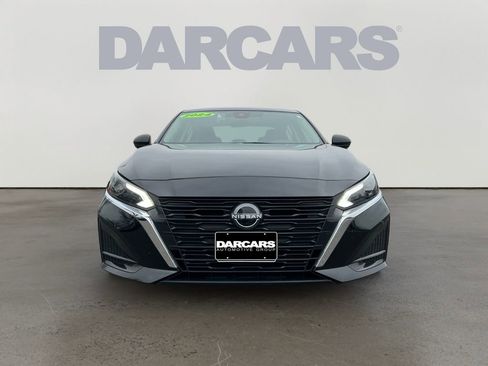 Used 2024 Nissan Altima 2.5 SV image 2