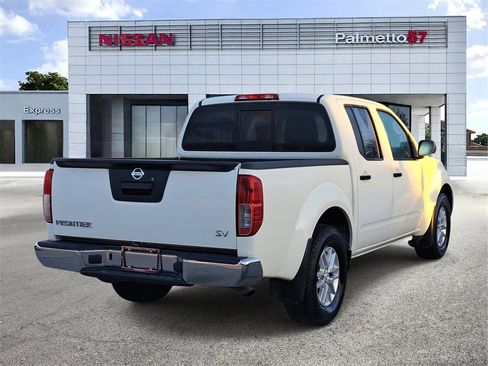 Certified 2021 Nissan Frontier SV image 6
