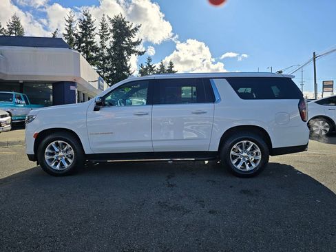 Used 2023 Chevrolet Suburban Premier AWD/4WD image 6