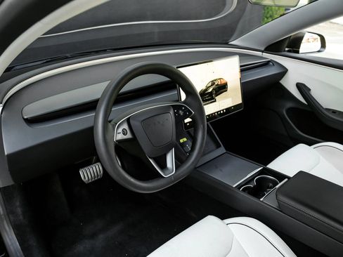 Used 2024 Tesla Model 3 Performance AWD/4WD image 2