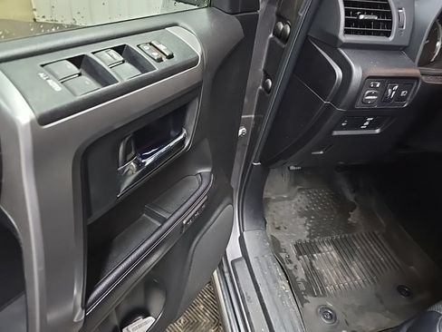 Used 2021 Toyota 4Runner Limited AWD/4WD image 27