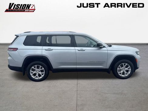 Used 2022 Jeep Renegade Latitude w/ Convenience Group image 4