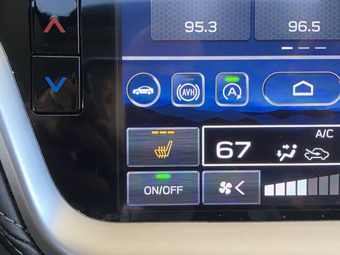 Used 2024 Subaru Outback Premium image 14