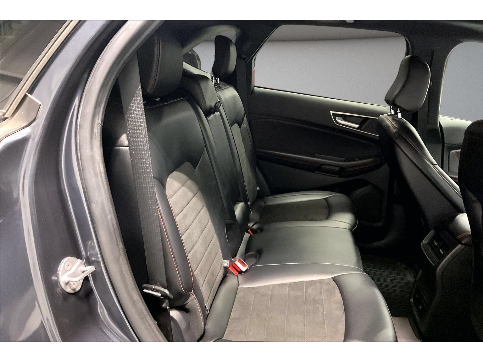 Used 2024 Ford Edge ST-Line AWD/4WD image 40