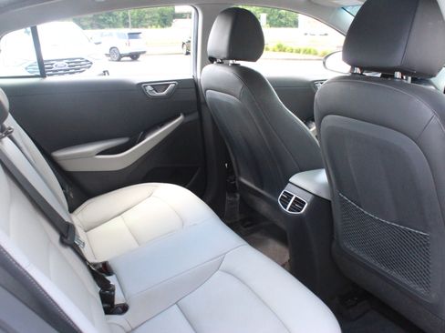 Used 2022 Hyundai Ioniq Limited FWD image 32