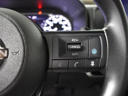 Certified 2022 Nissan Rogue SV image 16