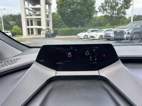 Used 2024 Toyota Prius XLE FWD image 22