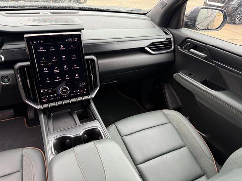 Certified 2025 GMC Acadia AT4 w/ Luxury Package image 17