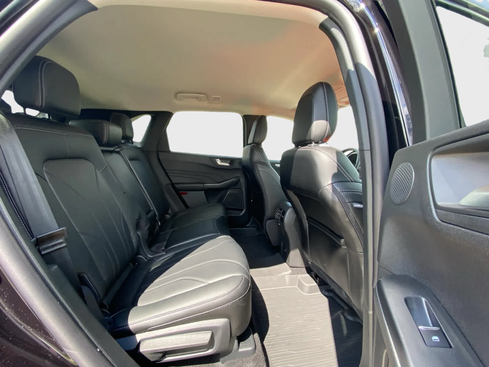 Used 2025 Ford Escape Platinum w/ Premium Technology Package AWD/4WD image 14
