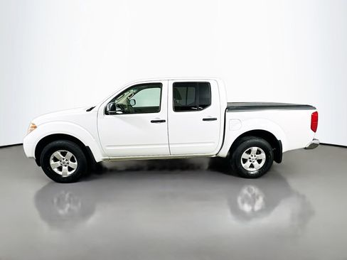 Used 2012 Nissan Frontier SV AWD/4WD image 5