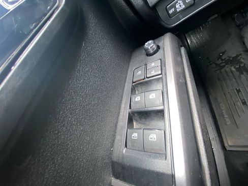 Used 2023 Toyota Tacoma TRD Off-Road w/ Technology Package AWD/4WD image 21