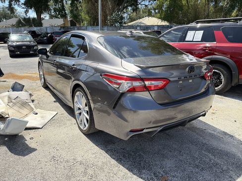 Used 2019 Toyota Camry SE FWD image 7