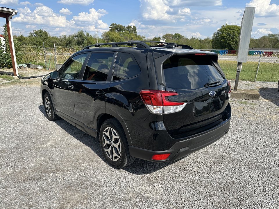 Used 2019 Subaru Forester Premium AWD/4WD image 7