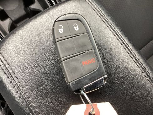 Used 2023 Jeep Compass Trailhawk AWD/4WD image 32