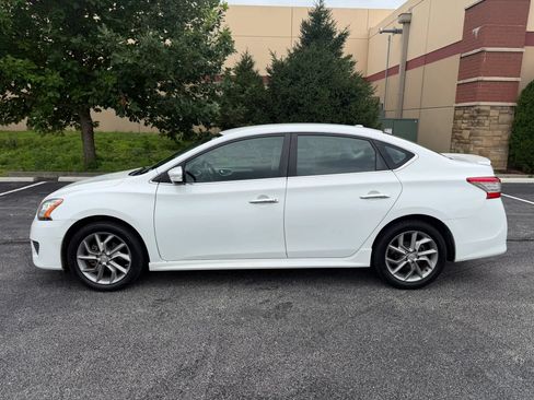 Used 2015 Nissan Sentra SR FWD image 2