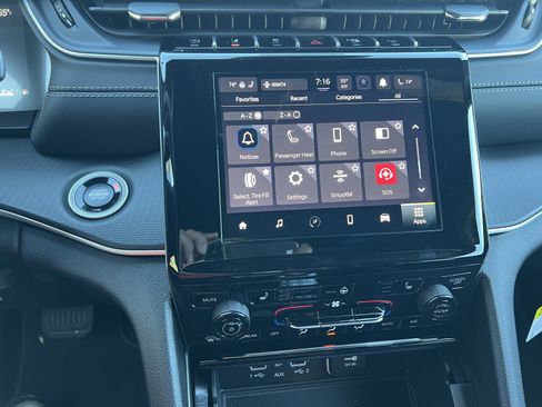 New 2025 Jeep Grand Cherokee Laredo X w/ Luxury Tech Group I image 22