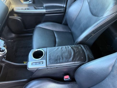 Used 2016 Toyota Prius V Five image 14