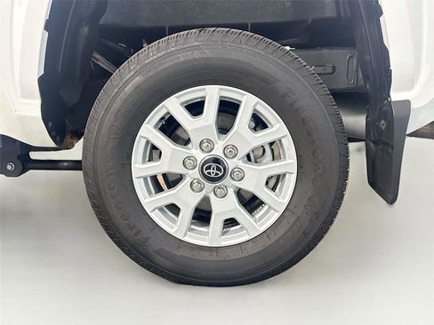 Used 2025 Toyota Tacoma SR5 image 30