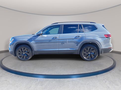 New 2026 Volkswagen Atlas SE FWD image 8