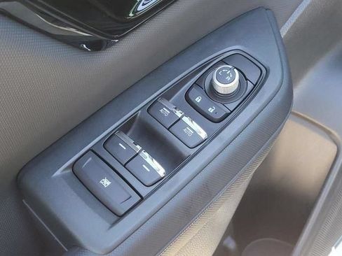 Used 2025 Subaru Forester Limited AWD/4WD image 19
