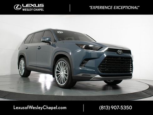 Used 2024 Toyota Grand Highlander AWD image 1