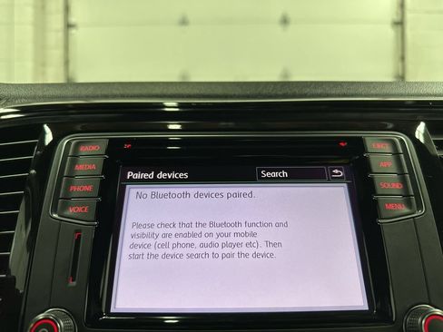 Used 2018 Volkswagen Beetle 2.0T FWD image 30