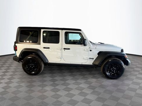 Used 2023 Jeep Wrangler Unlimited w/ Cold Weather Group AWD/4WD image 5