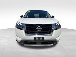 Used 2023 Nissan Pathfinder SL w/ SL Premium Package AWD/4WD video 3