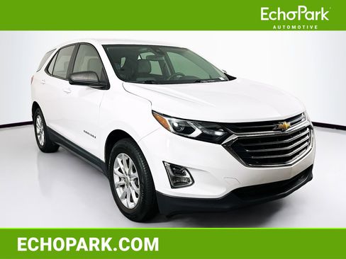 Used 2020 Chevrolet Equinox LS FWD image 1