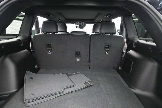 New 2026 Jeep Grand Cherokee Limited w/ Luxury Tech Group II AWD/4WD image 7