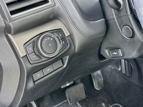 Used 2018 Ford Explorer Platinum AWD/4WD image 10