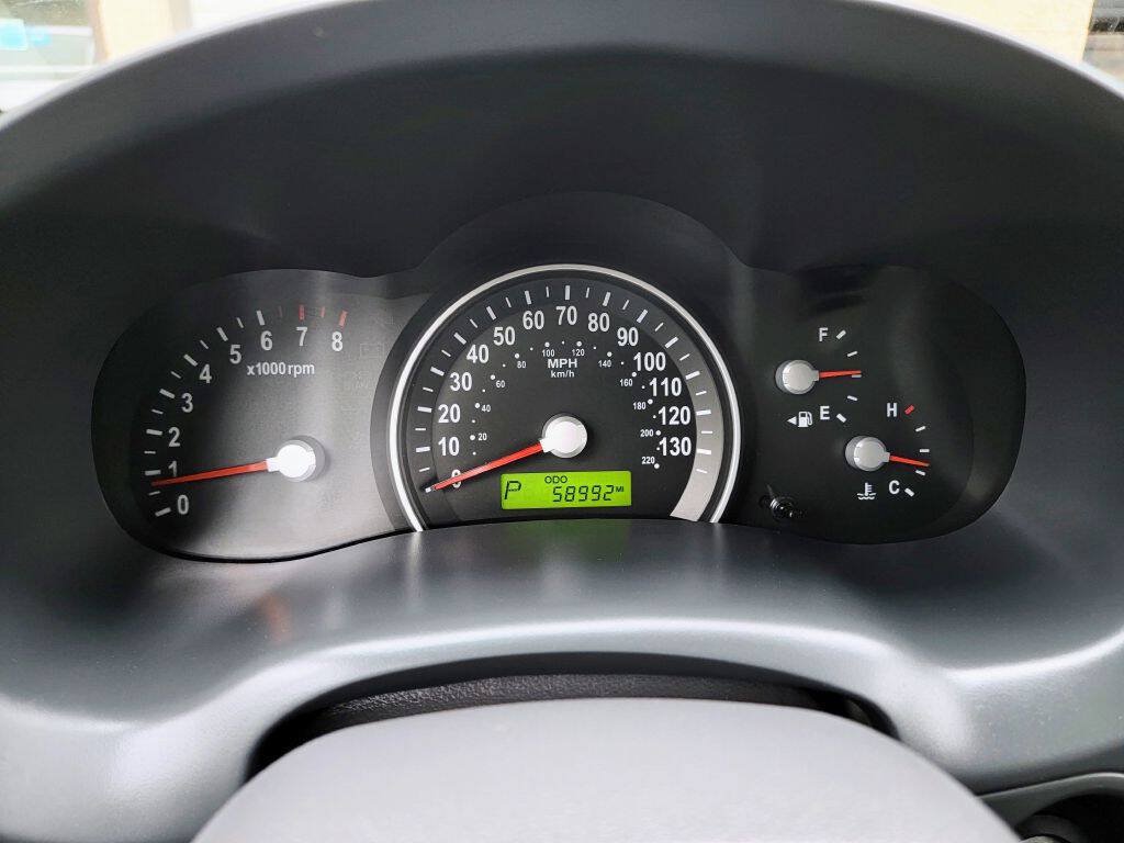 Used 2010 Kia Sedona LX FWD image 5