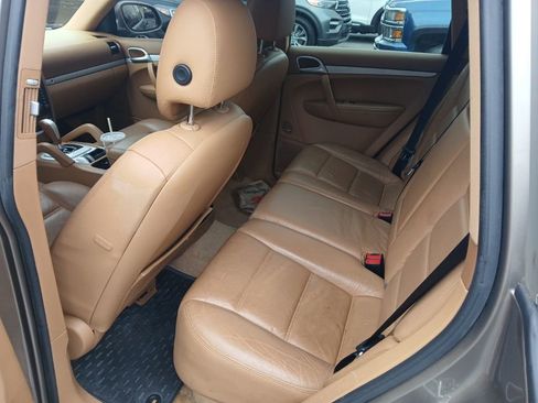 Used 2004 Porsche Cayenne S image 12