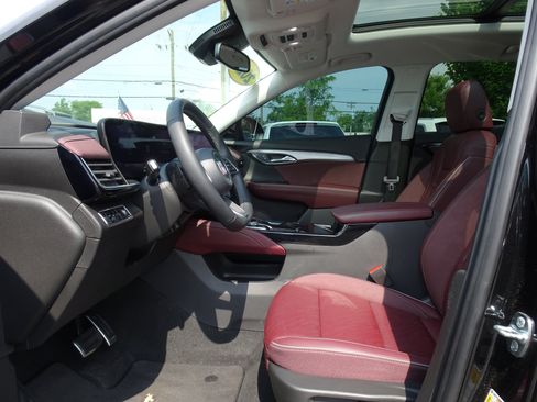 Used 2024 Buick Envision Sport Touring AWD/4WD image 9