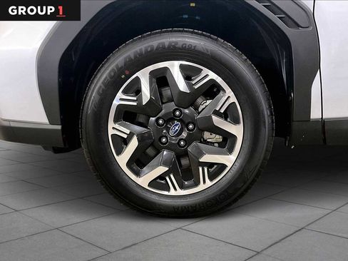 Used 2025 Subaru Forester Premium image 11