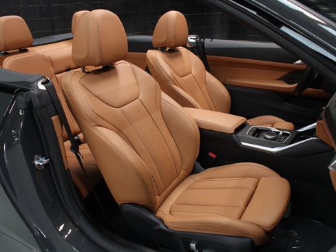 Used 2024 BMW M440i Convertible w/ Premium Package RWD image 56
