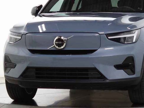 Certified 2023 Volvo C40 Recharge Core image 3