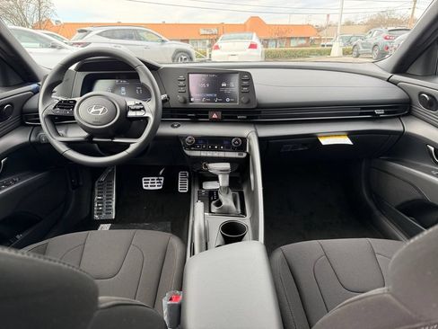 New 2026 Hyundai Elantra Sport FWD image 13