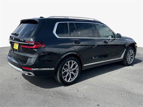 Used 2023 BMW X7 xDrive40i image 3