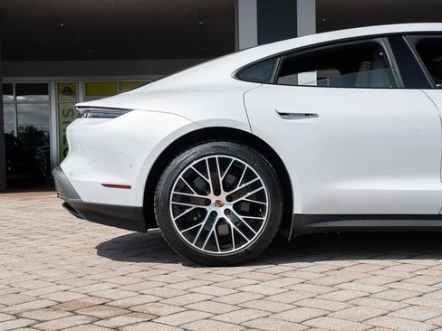 Used 2025 Porsche Taycan RWD image 19