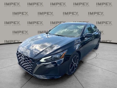 Used 2025 Nissan Altima 2.5 SR FWD image 1