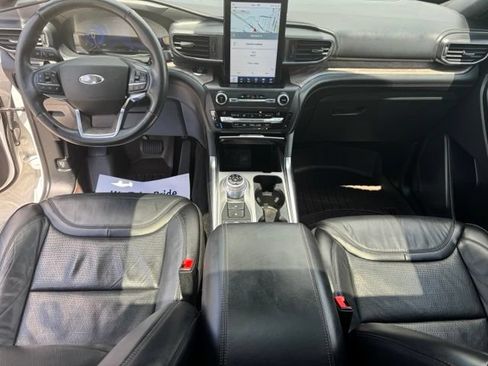 Used 2020 Ford Explorer Platinum w/ Premium Technology Package AWD/4WD image 25