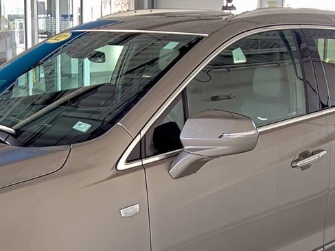 Used 2022 Cadillac XT5 Premium Luxury w/ LPO, Floor Liner Package image 8