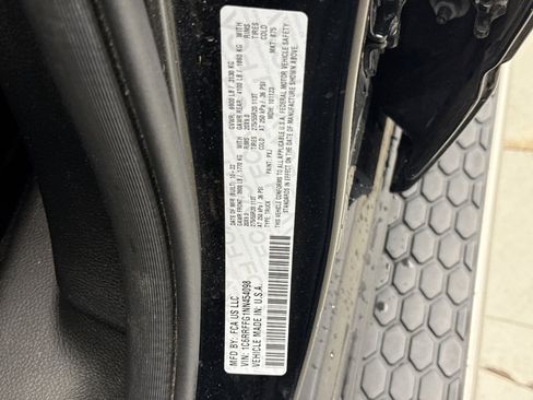 Used 2022 RAM 1500 Big Horn AWD/4WD image 11