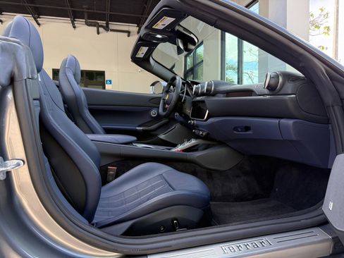 Used 2022 Ferrari Portofino M RWD image 25