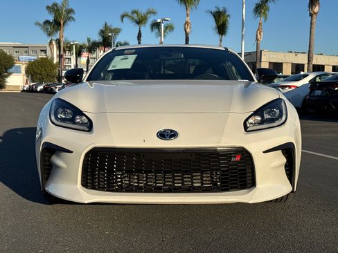 Certified 2022 Toyota GR86 Premium image 5